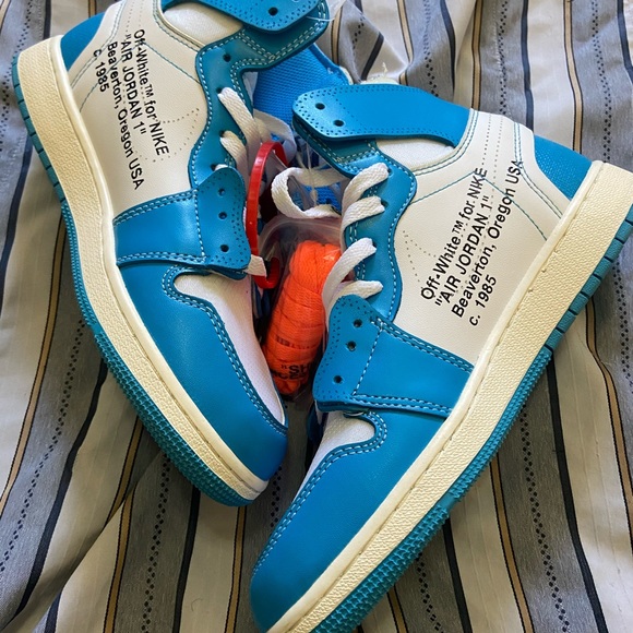 Off white Jordan 1 - Picture 4 of 10